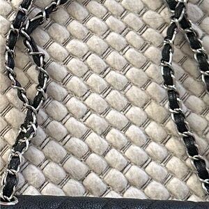 Elegant Black Chain Strap Women's Bag